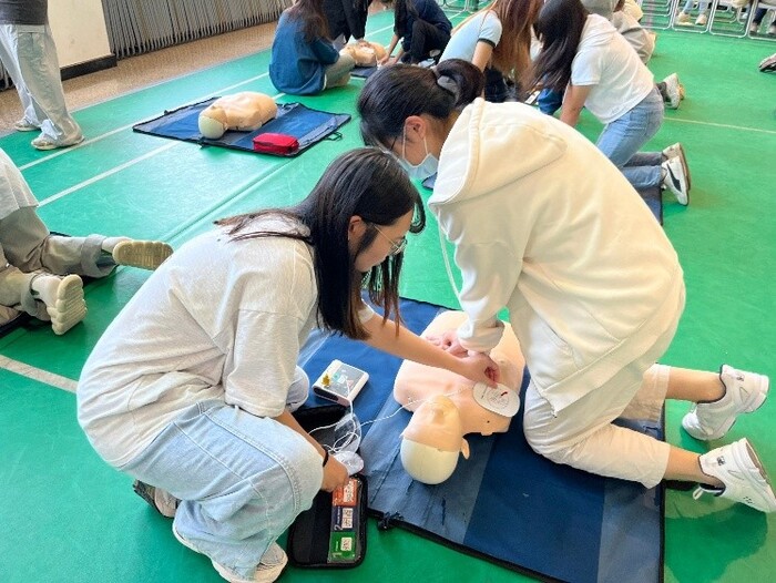 研習學生認真上課圖片