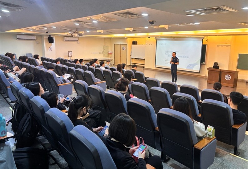 115/4/14【(二).9】【永續系列講座】從口號到行動，富邦金控如何領跑台灣淨零轉型(永續發展辦公室)(另開新視窗)